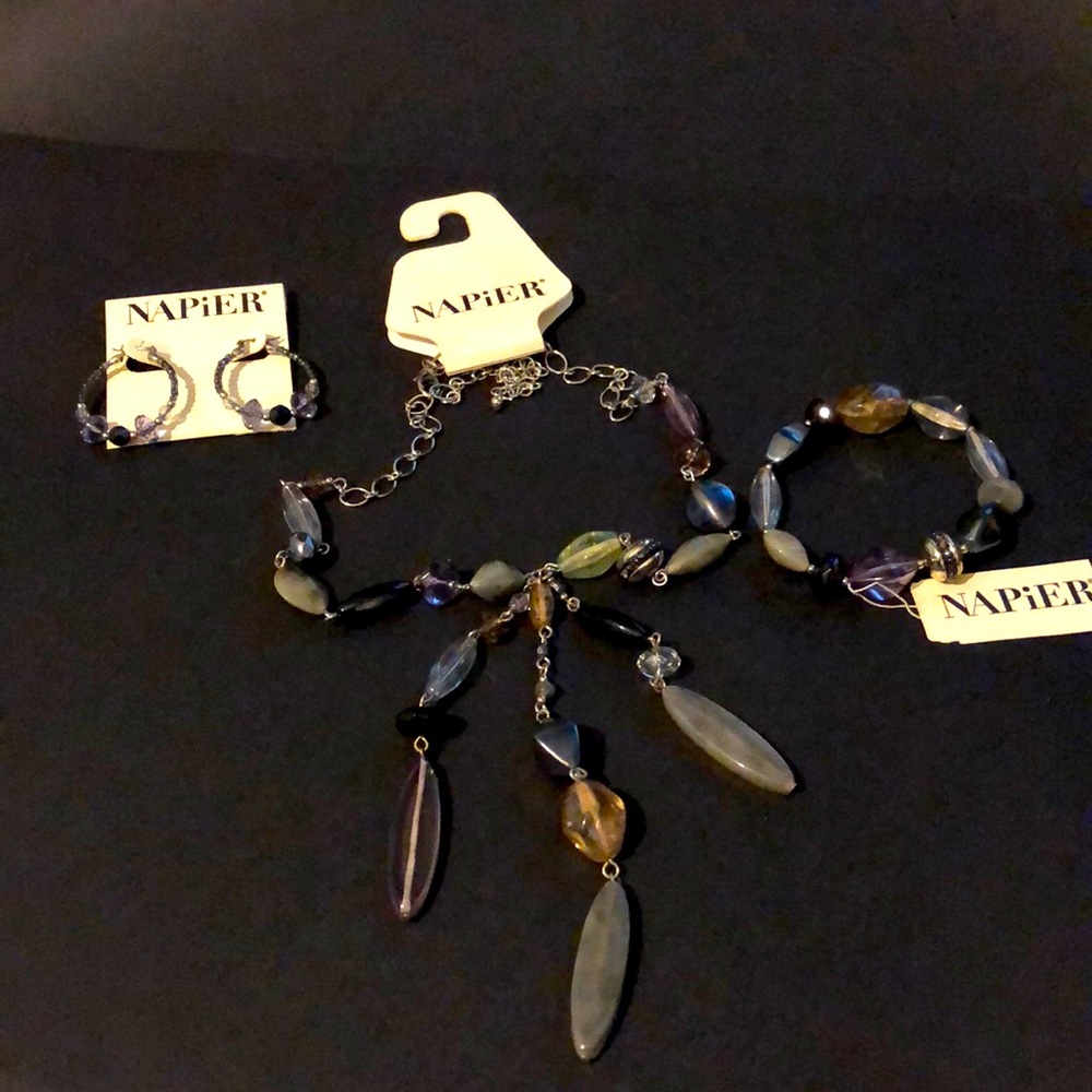 Beautiful eclectic necklace, bracelet, earring set
